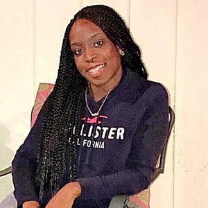 Meet your Posher, Ebony